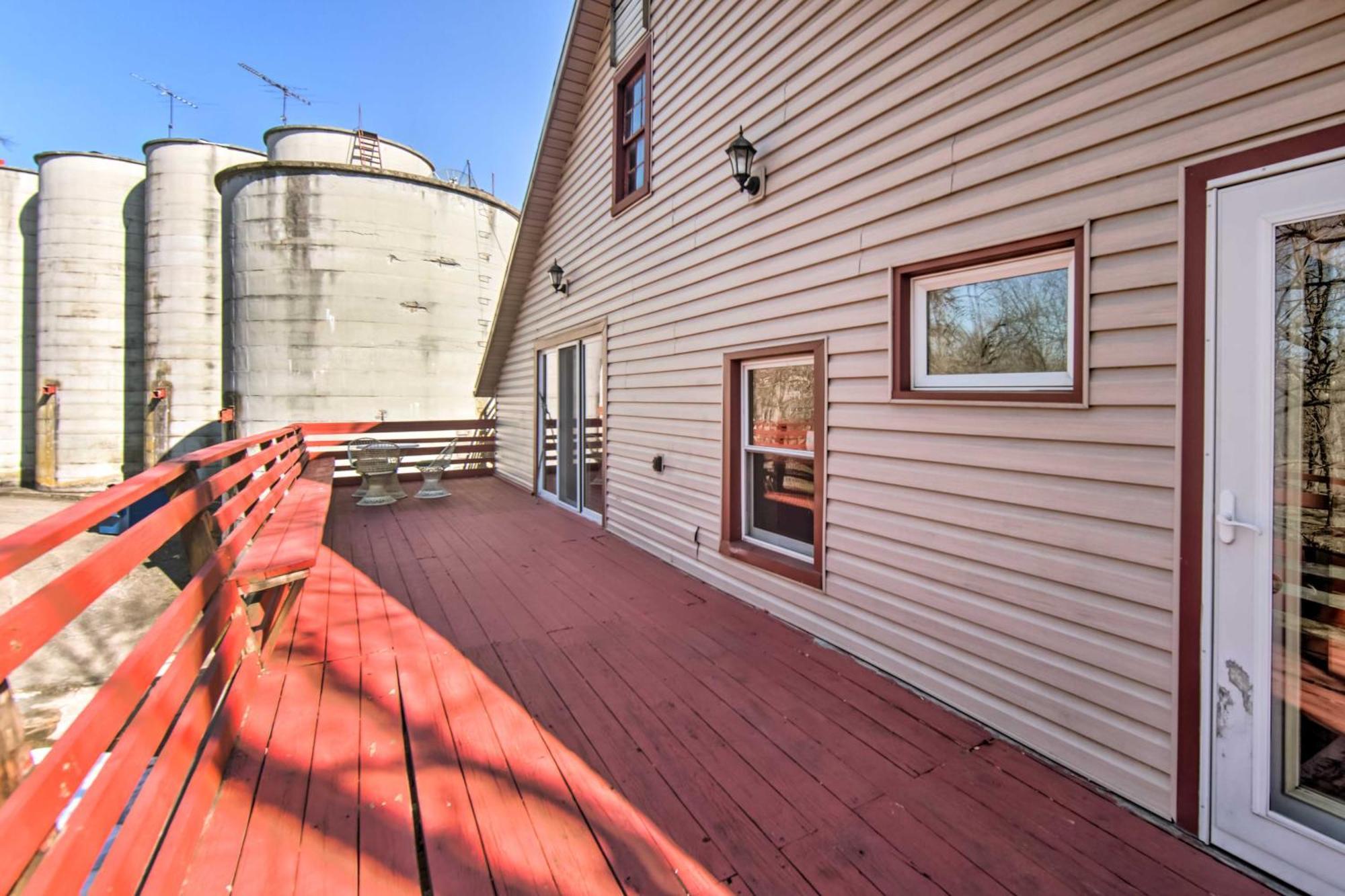 Runningwater Apartment In Lancaster With Deck Экстерьер фото